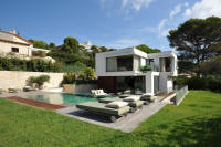 Cannes Sales, Sales in Cannes, Mougins, Cap d'Antibes, Théoule, South of France, copyrights John and John Real Estate, picture Ref 712-01