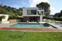 Cannes Sales, Sales in Cannes, Mougins, Cap d'Antibes, Théoule, South of France, copyrights John and John Real Estate, picture Ref 712-02